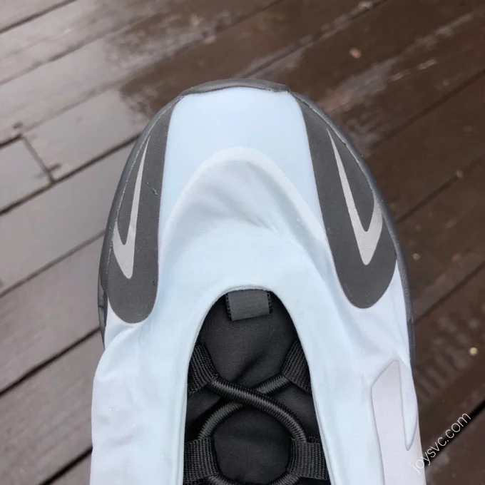 Adidas Yeezy 700 Blue Black GZ0711