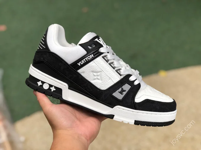 LOUIS VUITTON Trainer Black White