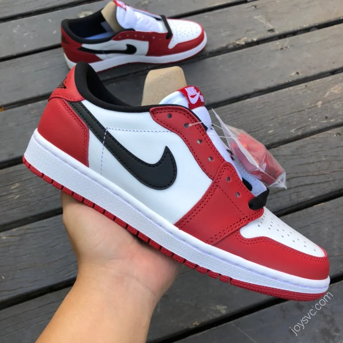 Air Jordan 1 Chicago Low Low-Top Sneaker 705329-600