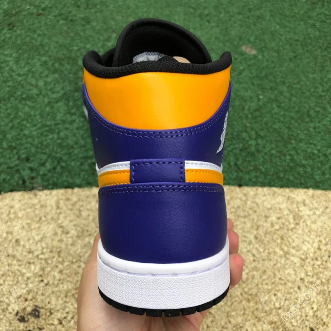 Air Jordan 1 Mid 
