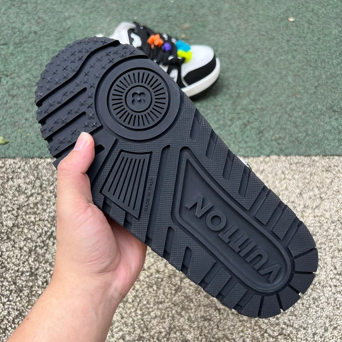LOUIS VUITTON Trainer Maxi Black White