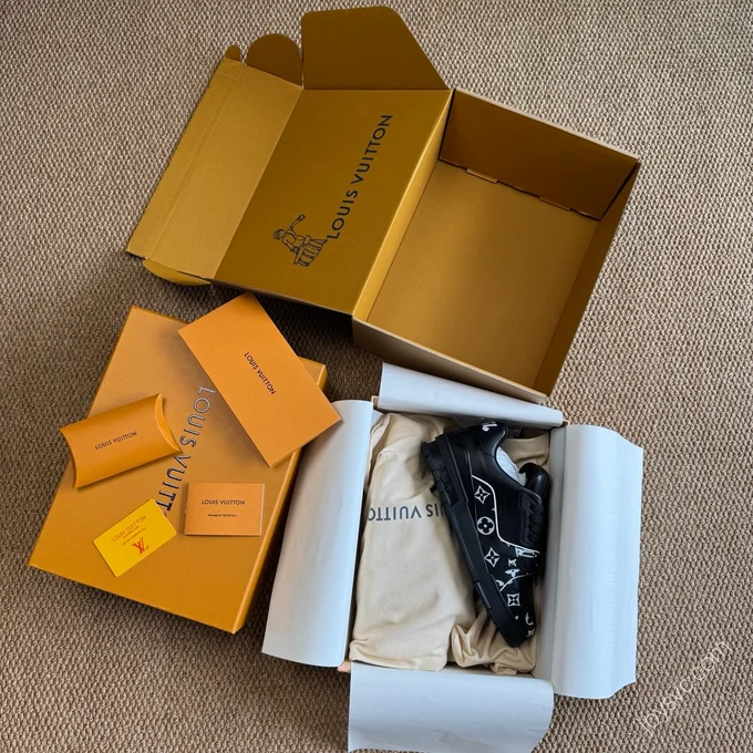 LV Trainer Black Grained Leather White Logo New Packaging