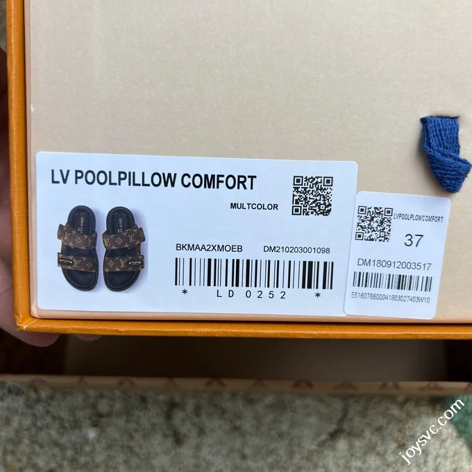 LOUIS VUITTON Pool Pillow Comfort Slides Brown