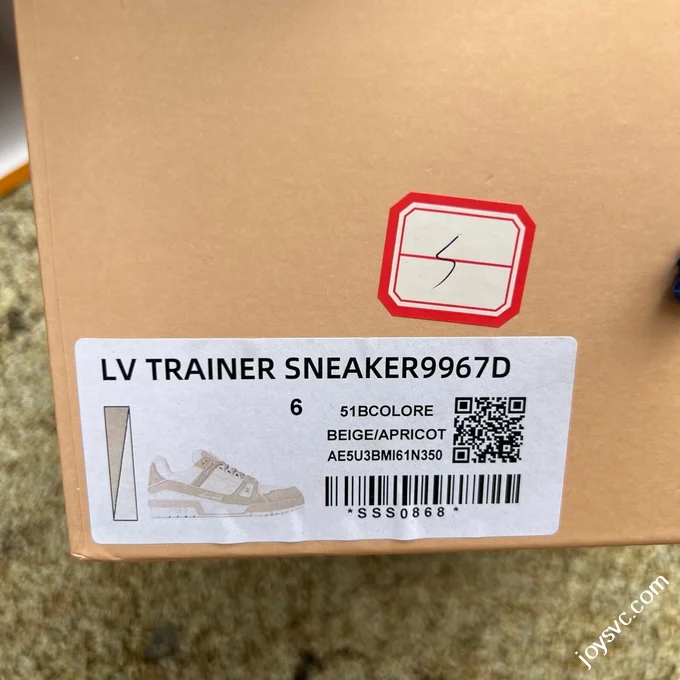 LOUIS VUITTON Trainer Lv Grey Sneakers