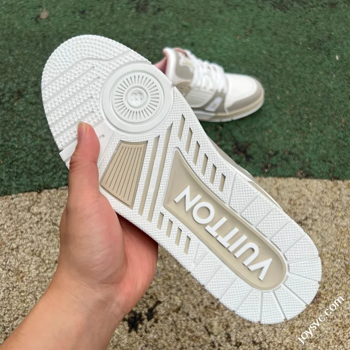 LOUIS VUITTON Trainer Lv Grey Sneakers