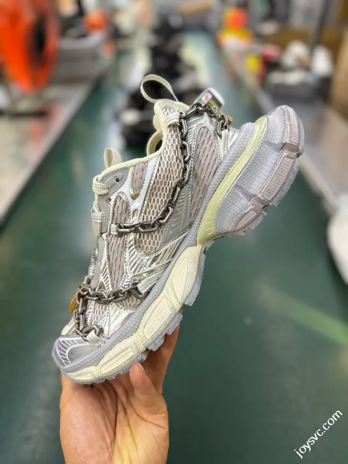 VG Pure Original Balenciaga Phantom Sneaker 3XL Light Beige Chain Lock W3XPL1882