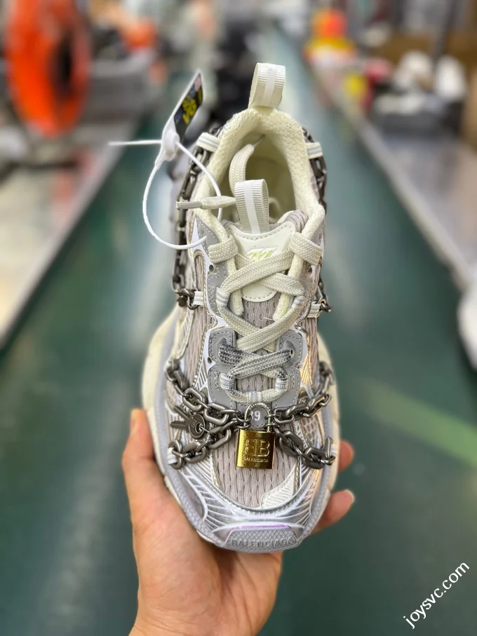 VG Pure Original Balenciaga Phantom Sneaker 3XL Light Beige Chain Lock W3XPL1882