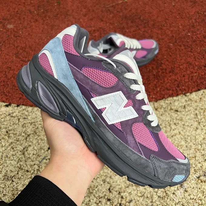 NB2010 Black Pink Sneakers New Balance M2010ANB