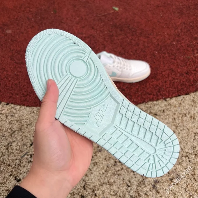 AJ1 Low Off-White Green Sneakers DC0774-134