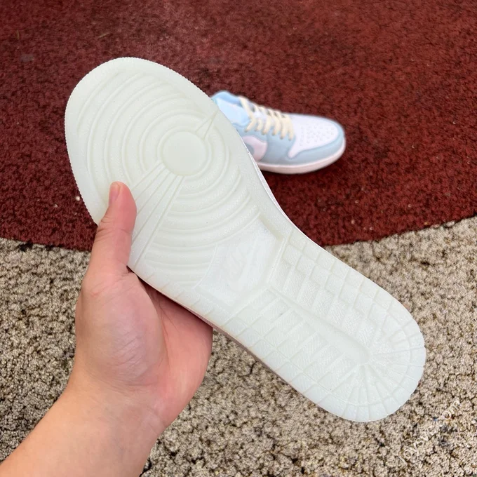 AJ1 Low White Blue Sneakers