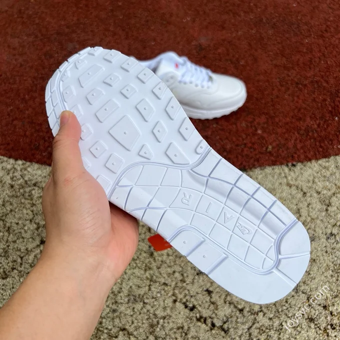 Nike Air Max 1 White Supreme Sneakers