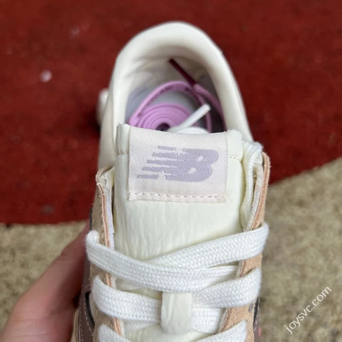NB471AI Beige Brown Sneakers