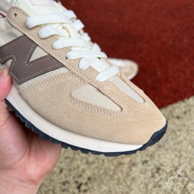 NB471AI Beige Brown Sneakers