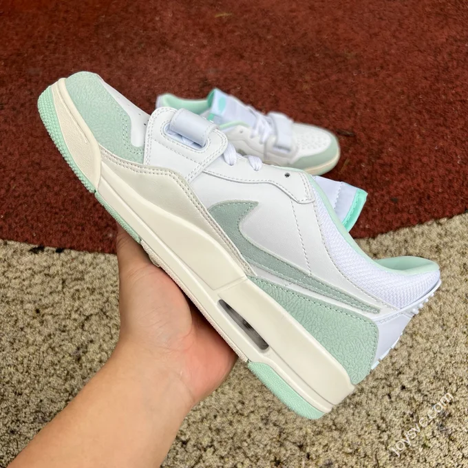 AJ312 White Green Low Top Sneakers Fq7827-103