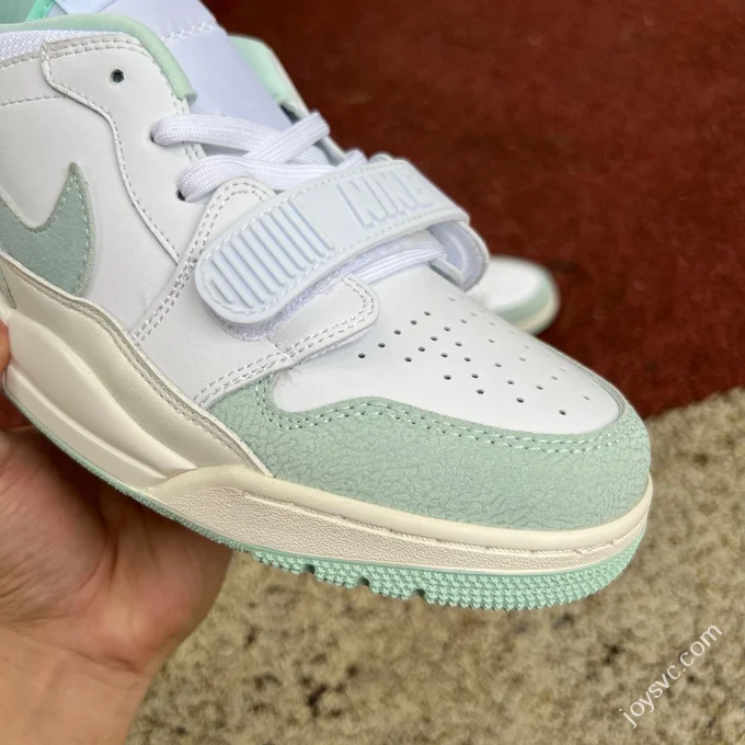 AJ312 White Green Low Top Sneakers Fq7827-103