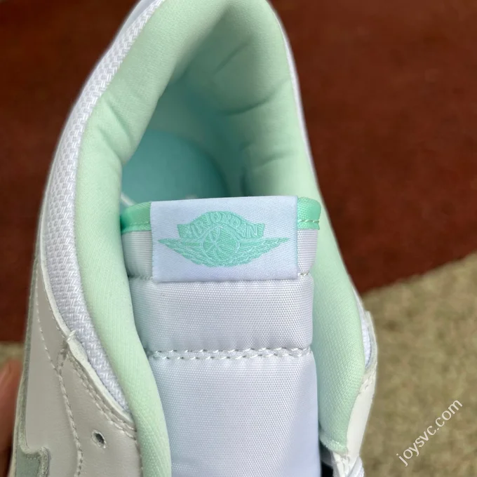 AJ312 White Green Low Top Sneakers Fq7827-103