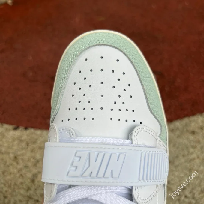 AJ312 White Green Low Top Sneakers Fq7827-103