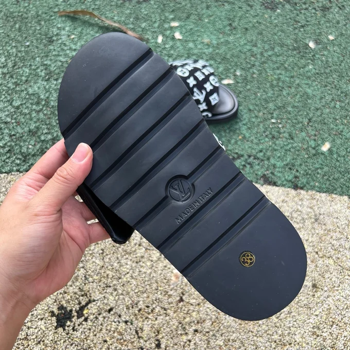 LV LOUIS VUITTON Miami Textile One-Strap Slides Black White