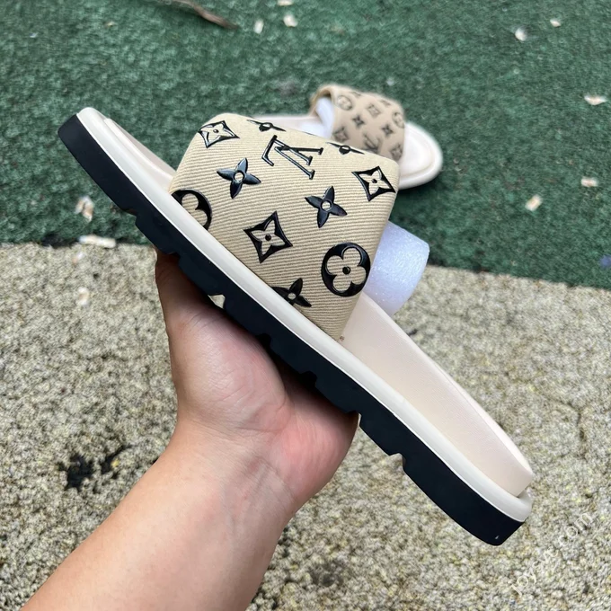 LV LOUIS VUITTON Miami Textile One-Strap Slides Beige