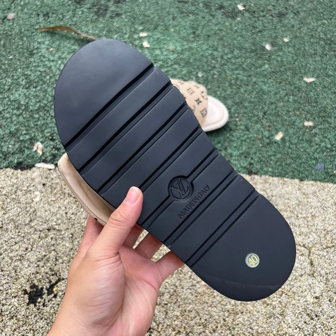 LV LOUIS VUITTON Miami Textile One-Strap Slides Beige