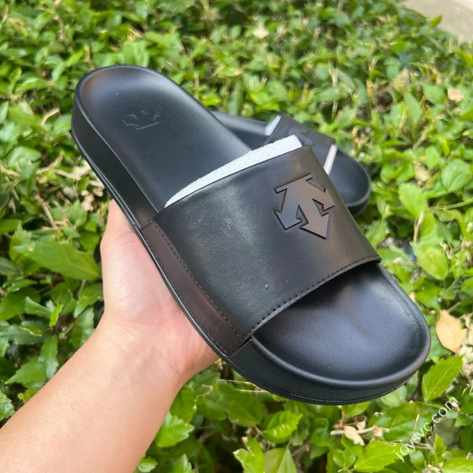 DESCENTE Icing Nars One-Strap Slides Black