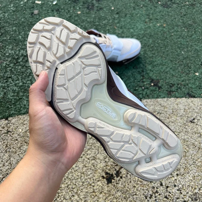 Pure Original Travis Scott x Nike ZOOM Field JAXX White Light Chocolate