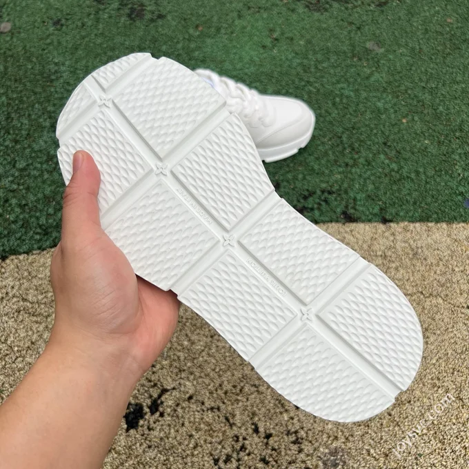 LOUIS VUITTON Classic LV White Black Sneakers