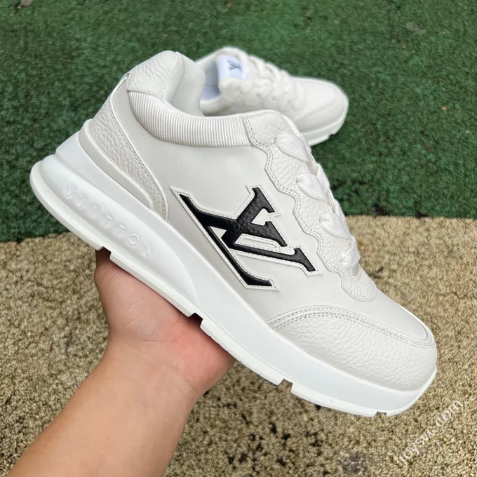 LOUIS VUITTON Classic LV White Black Sneakers