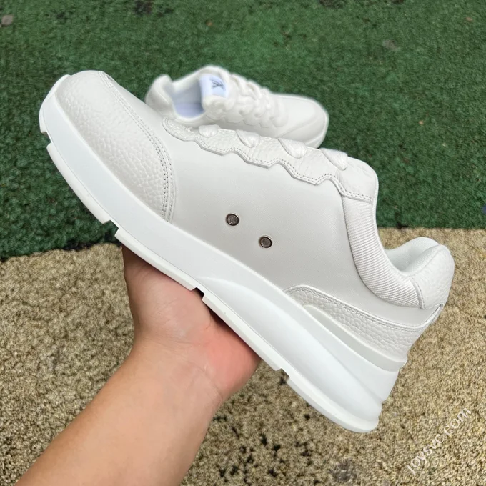 LOUIS VUITTON Classic LV White Black Sneakers