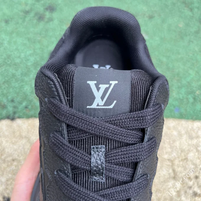 LOUIS VUITTON Classic LV Black Sneakers