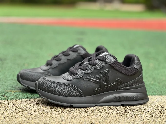 LOUIS VUITTON Classic LV Black Sneakers