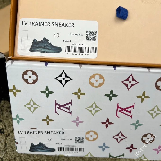 LOUIS VUITTON Classic LV Black Sneakers