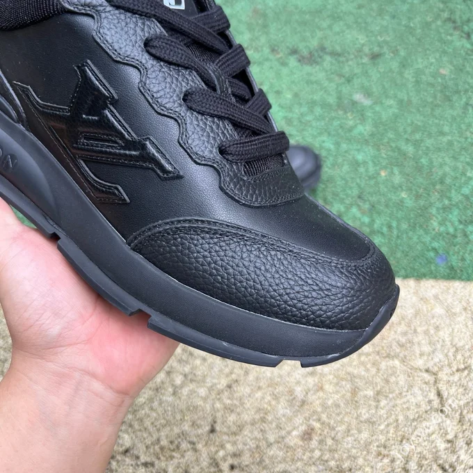 LOUIS VUITTON Classic LV Black Sneakers