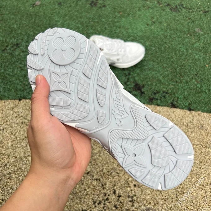 LOUIS VUITTON Olympia LV White Brown Sneakers