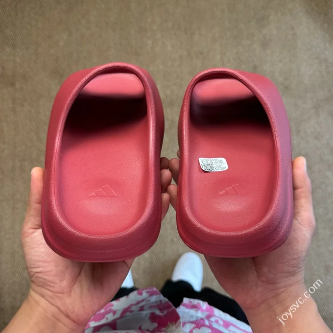 Yeezy Slides Burgundy (Matte) ID5988