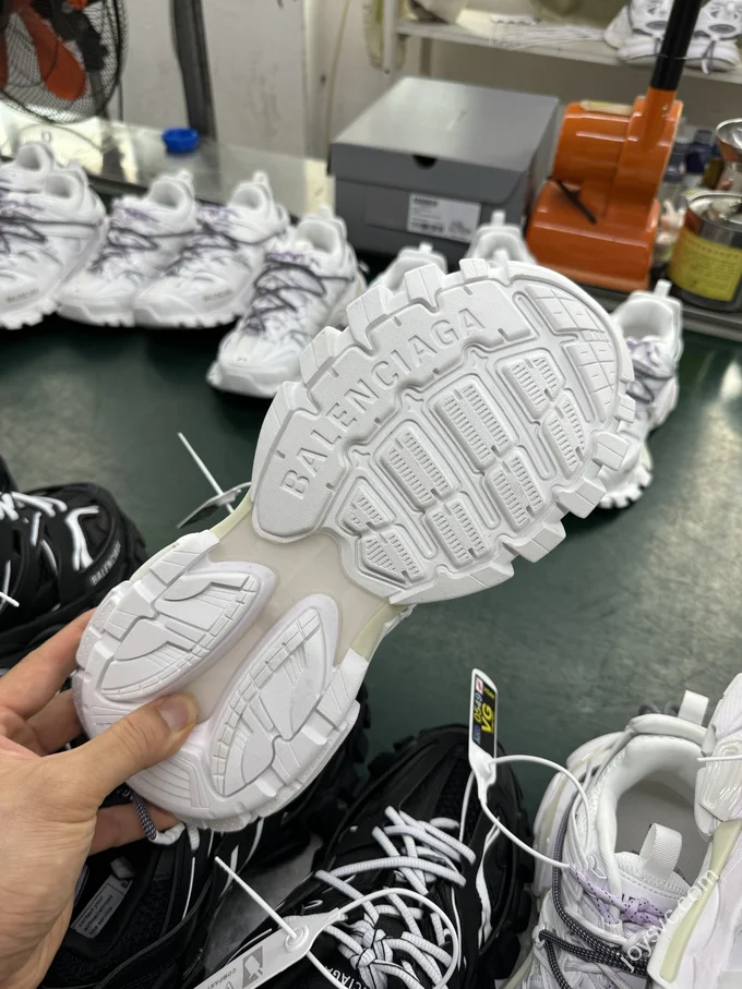 VG Version Balenciaga Track Sneaker Tess s.Gomma Res BI ALV/TIS EFF NUBUK/TIS E