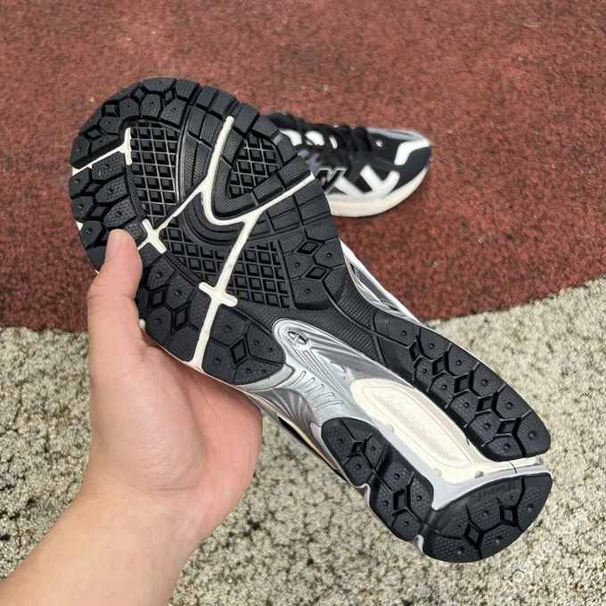 NB1906NC White Black Grey Sneakers