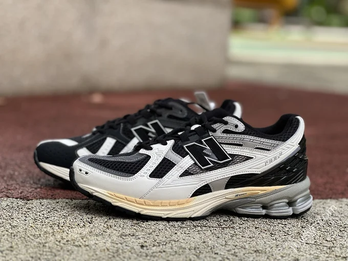 NB1906NC White Black Grey Sneakers