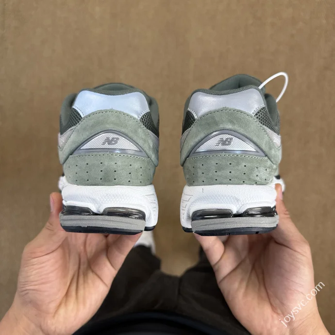 NB2002R Green Sneakers M2002RG1