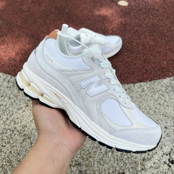 NB2002REC Beige Grey Sneakers