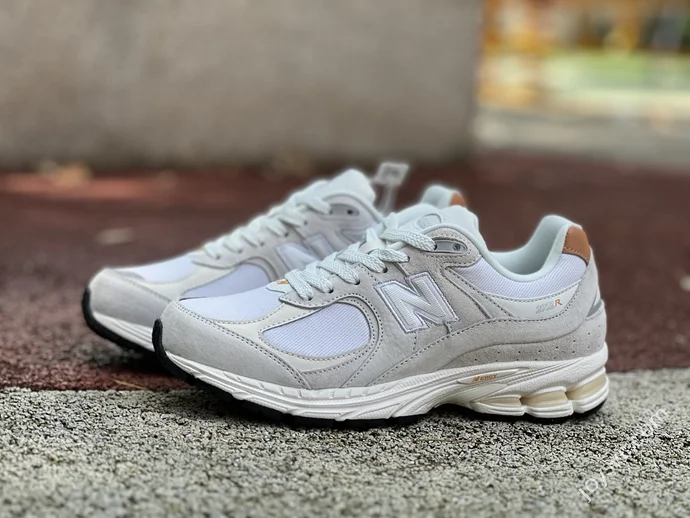 NB2002REC Beige Grey Sneakers