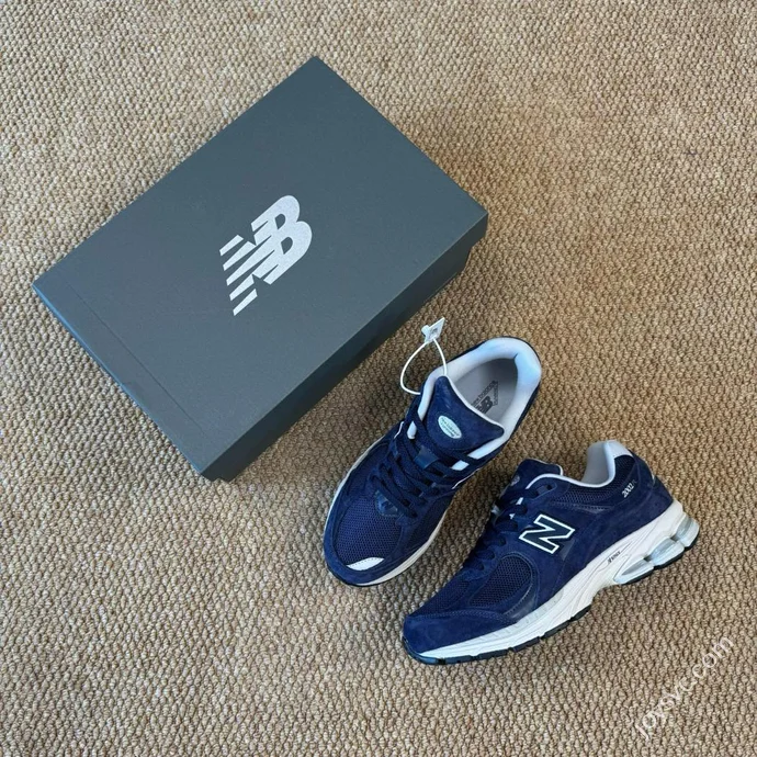 New Balance NB2002R Navy Blue Sneakers ML2002RD