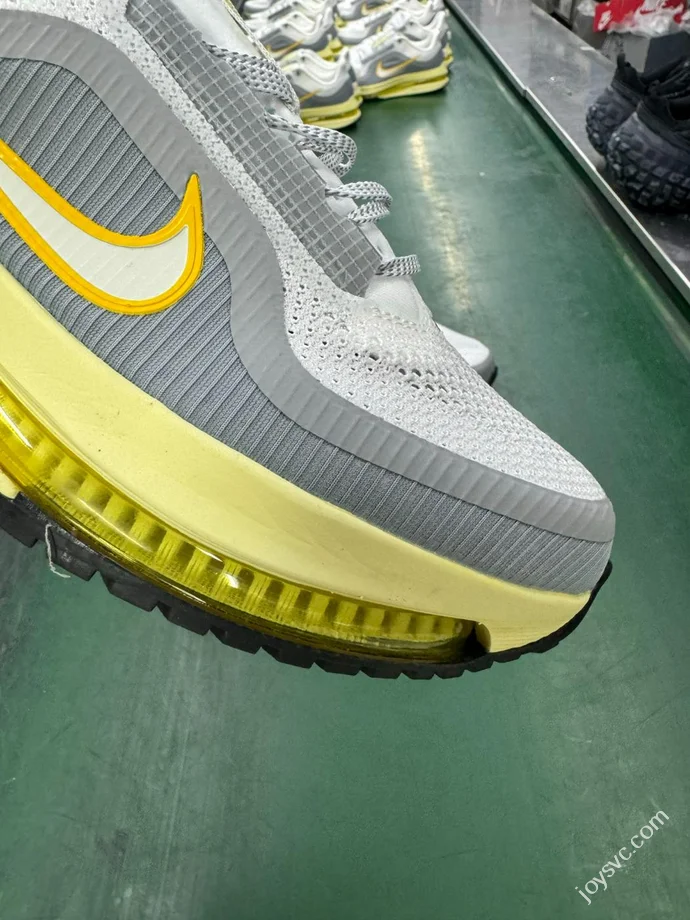 Barefoot Nike Air Zoom Pegasus Premium Running Shoes HQ2592 010