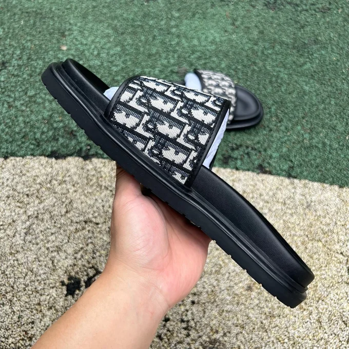 DIOR Aqua Anti-Slip Slides Black