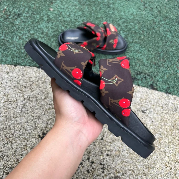 Takashi Murakami x LOUIS VUITTON Cherry Black Pool Pillow Slides