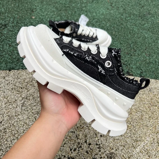 SMILEREPUBLIC Dad Shoes Black White