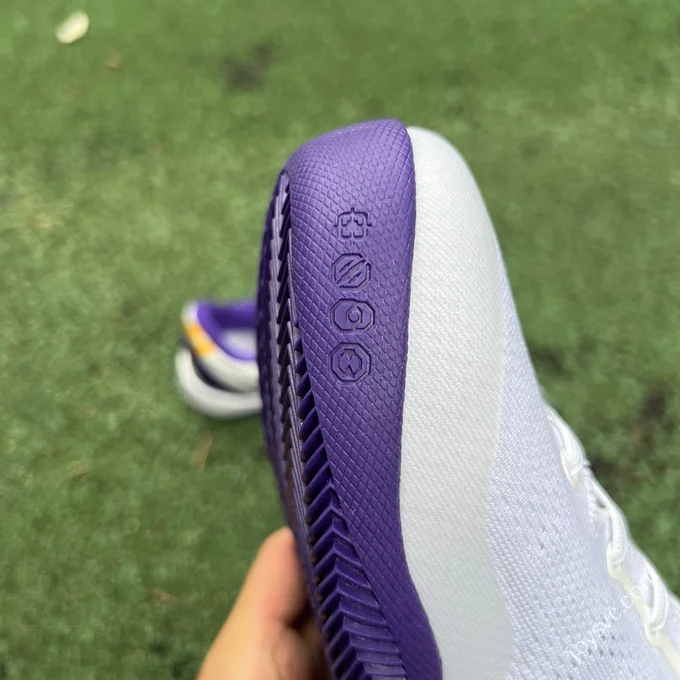 Nike Kobe 8 Protro White Purple HF7485-001