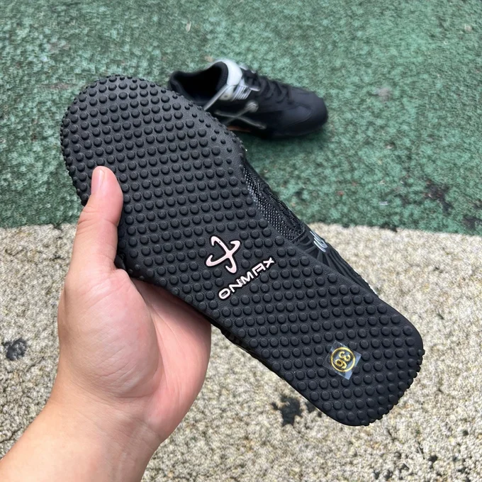 ON MAX Training Trainer Shoes Black Silver