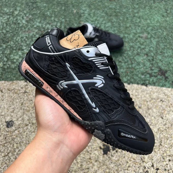 ON MAX Training Trainer Shoes Black Silver