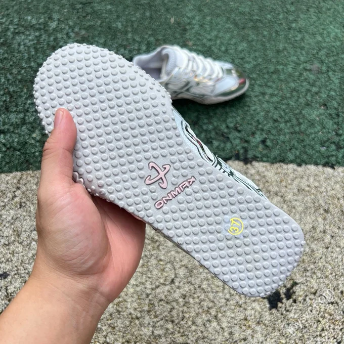 ON MAX Training Trainer Shoes White Silver
